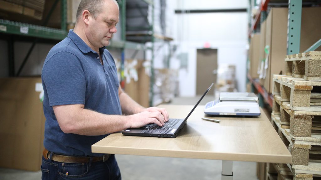 picking and packing process in warehouse